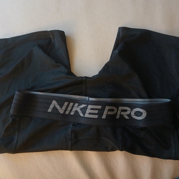 Nike ProMen's Dri-FIT Fitness Shorts Medium - Picture 3 of 4
